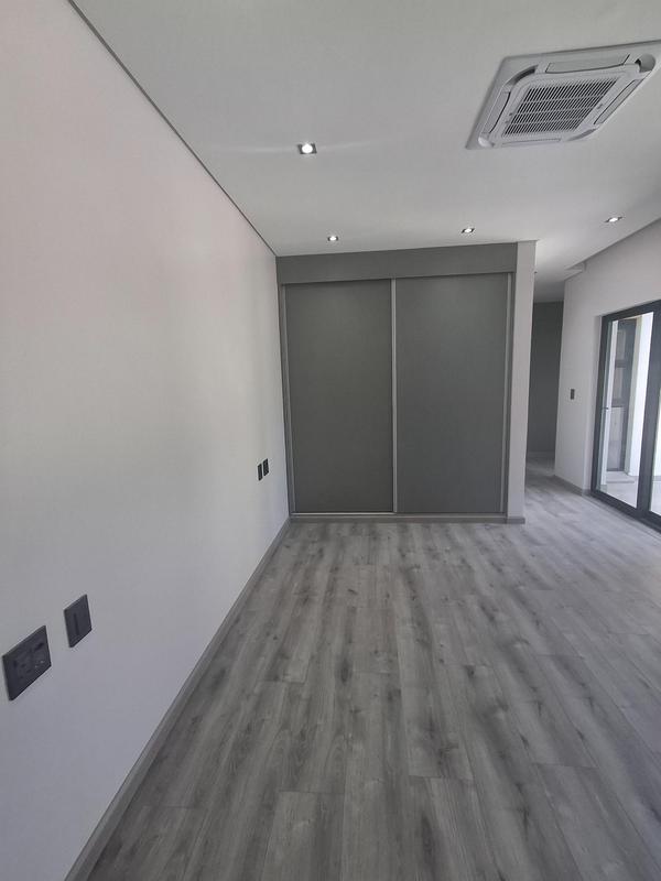 To Let 4 Bedroom Property for Rent in Linden Gauteng