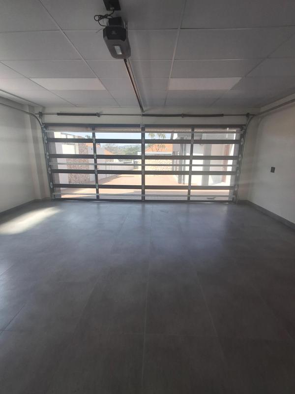 To Let 4 Bedroom Property for Rent in Linden Gauteng