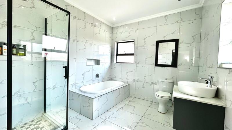 5 Bedroom Property for Sale in Savannah Country Estate Gauteng