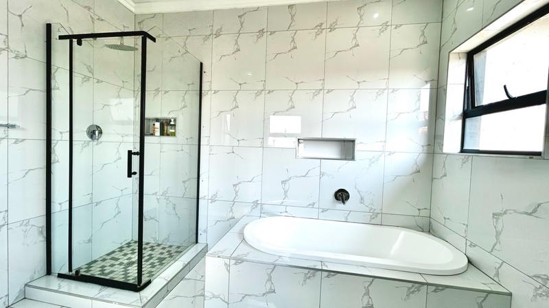 5 Bedroom Property for Sale in Savannah Country Estate Gauteng