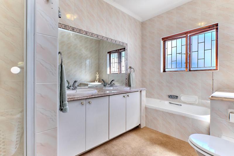 3 Bedroom Property for Sale in Bryanston Gauteng