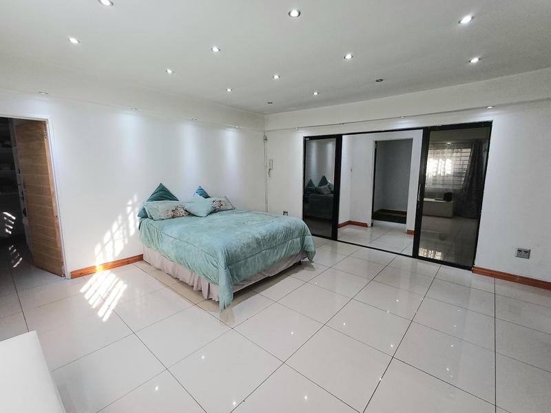 6 Bedroom Property for Sale in Erasmia Gauteng