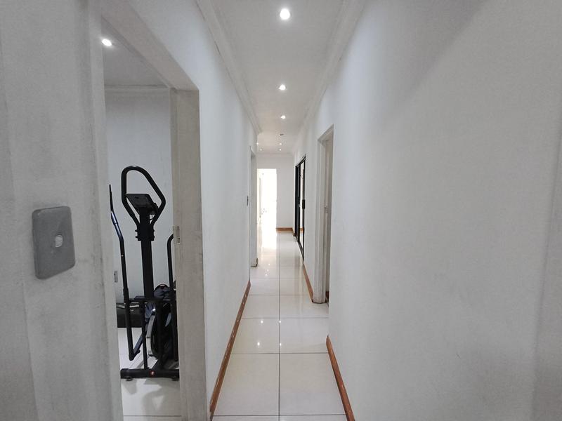 6 Bedroom Property for Sale in Erasmia Gauteng