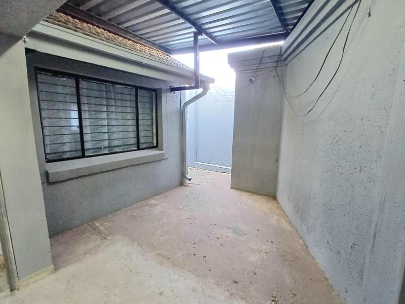 6 Bedroom Property for Sale in Erasmia Gauteng