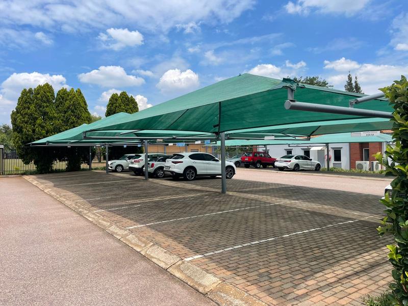 To Let Commercial Property for Rent in Die Hoewes Gauteng