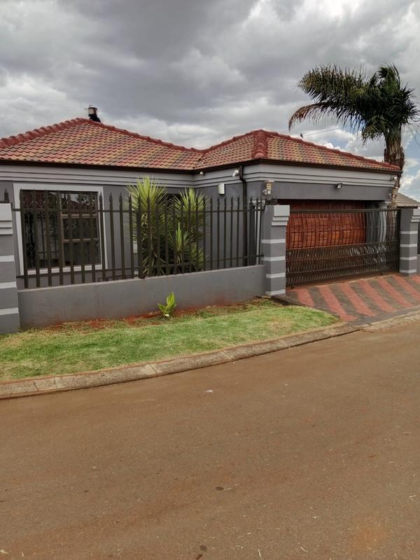 To Let 3 Bedroom Property for Rent in Dawn Park Gauteng