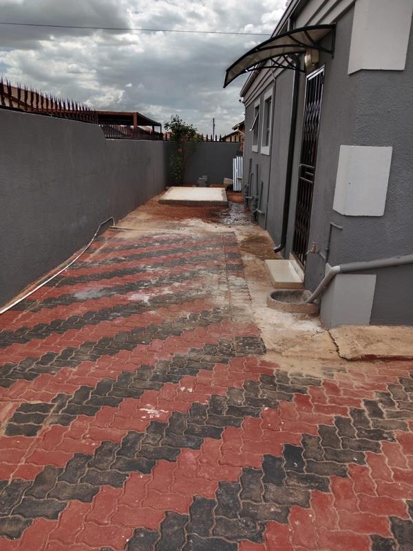 To Let 3 Bedroom Property for Rent in Dawn Park Gauteng
