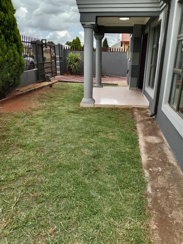 To Let 3 Bedroom Property for Rent in Dawn Park Gauteng