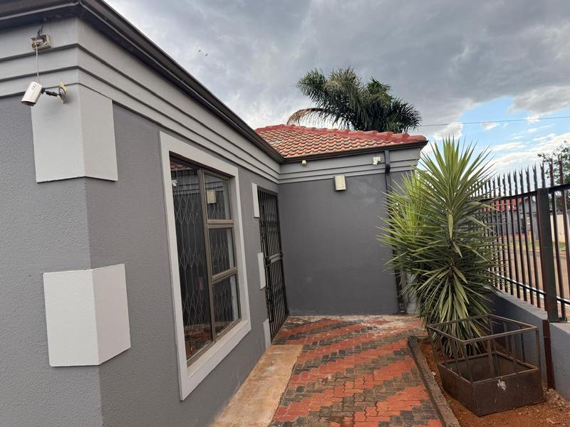 To Let 3 Bedroom Property for Rent in Dawn Park Gauteng