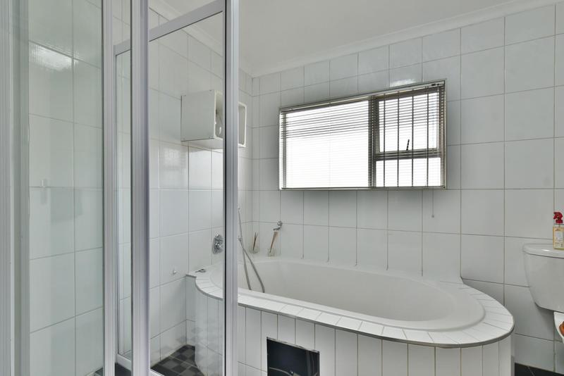 3 Bedroom Property for Sale in New Market Gauteng