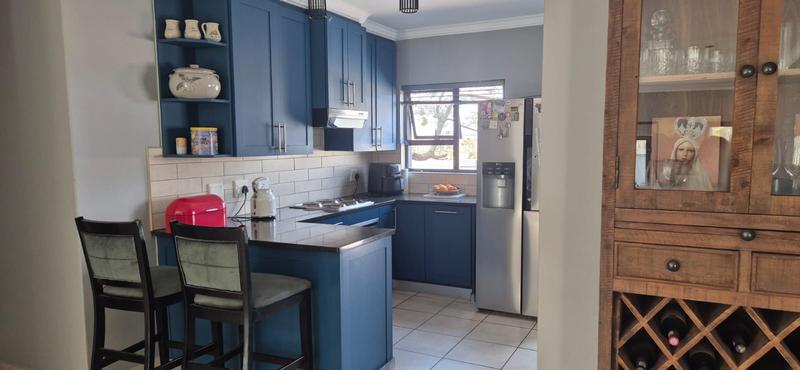 To Let 3 Bedroom Property for Rent in Midstream Estate Gauteng