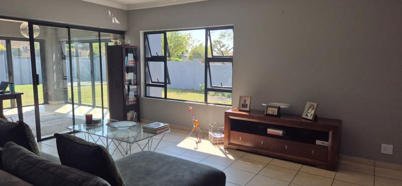 To Let 3 Bedroom Property for Rent in Midstream Estate Gauteng