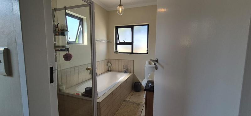 To Let 3 Bedroom Property for Rent in Midstream Estate Gauteng