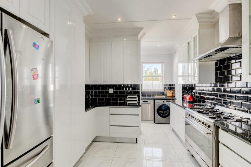 To Let 3 Bedroom Property for Rent in Bryanston Gauteng