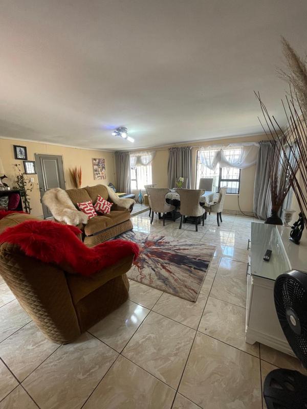 2 Bedroom Property for Sale in Goudrand Gauteng