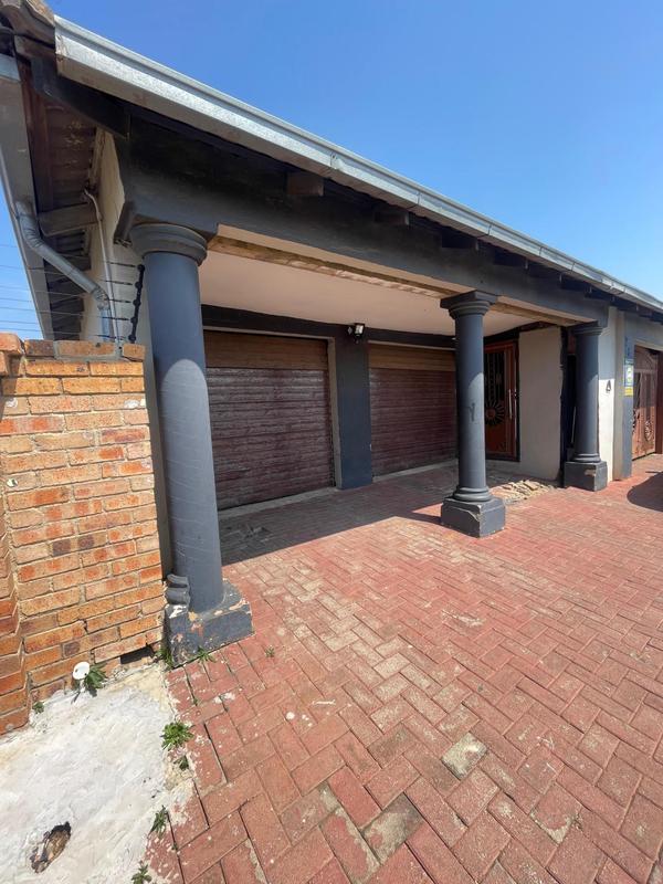 2 Bedroom Property for Sale in Goudrand Gauteng