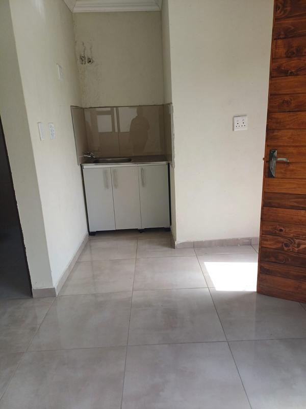 To Let 1 Bedroom Property for Rent in Birchleigh North Gauteng
