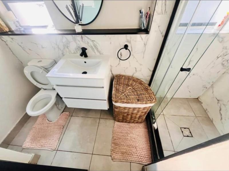 To Let 2 Bedroom Property for Rent in Waterfall Gauteng
