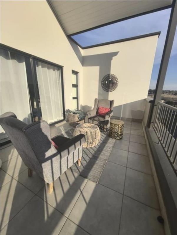 To Let 2 Bedroom Property for Rent in Waterfall Gauteng