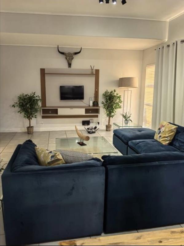 To Let 2 Bedroom Property for Rent in Waterfall Gauteng
