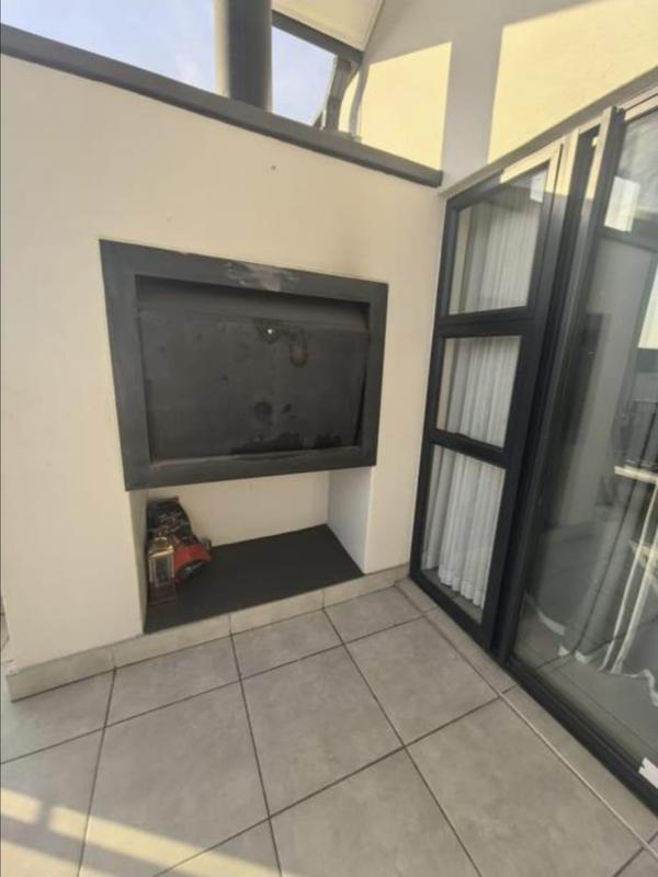 To Let 2 Bedroom Property for Rent in Waterfall Gauteng