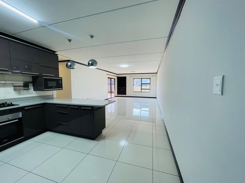 To Let 2 Bedroom Property for Rent in Broadacres Gauteng