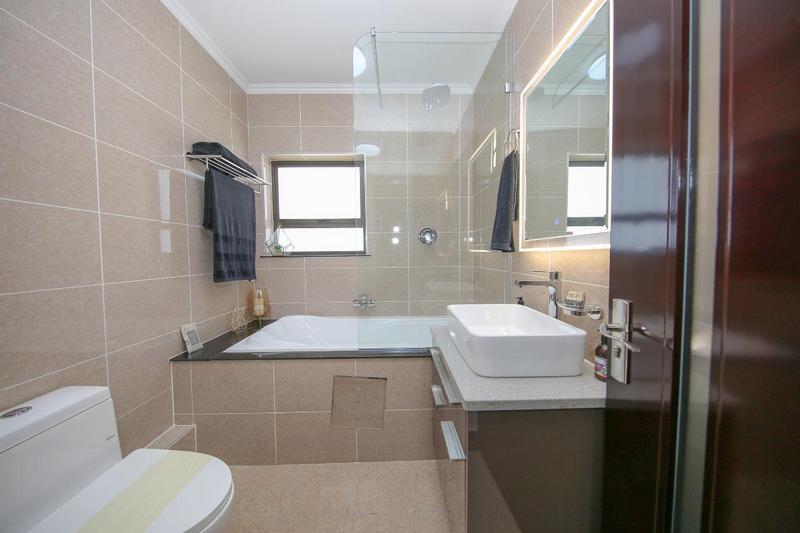 To Let 2 Bedroom Property for Rent in Broadacres Gauteng