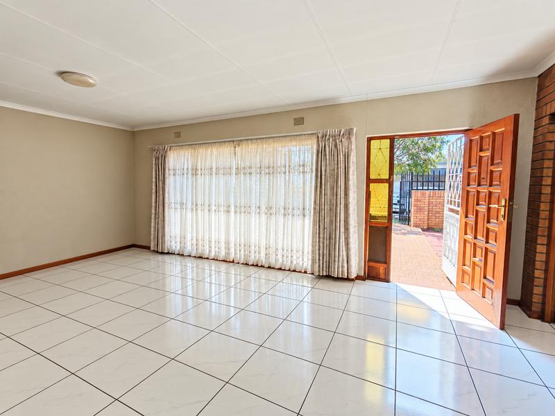 2 Bedroom Property for Sale in Strubenvale Gauteng