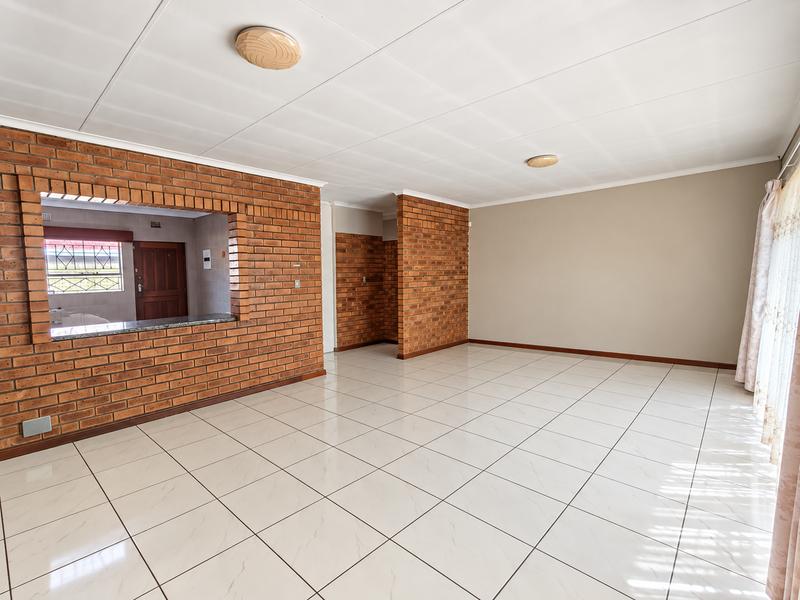 2 Bedroom Property for Sale in Strubenvale Gauteng