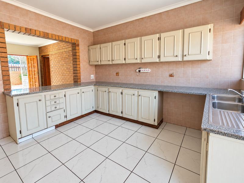 2 Bedroom Property for Sale in Strubenvale Gauteng