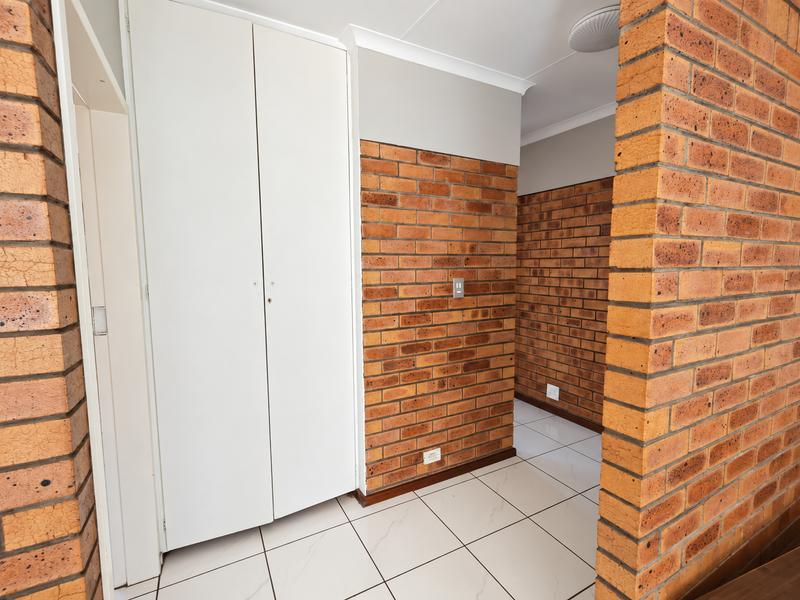 2 Bedroom Property for Sale in Strubenvale Gauteng
