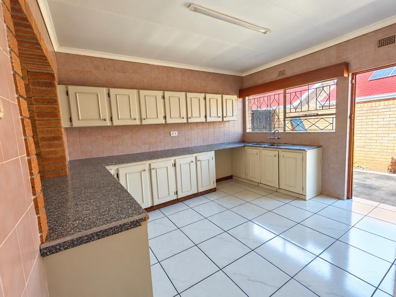 2 Bedroom Property for Sale in Strubenvale Gauteng