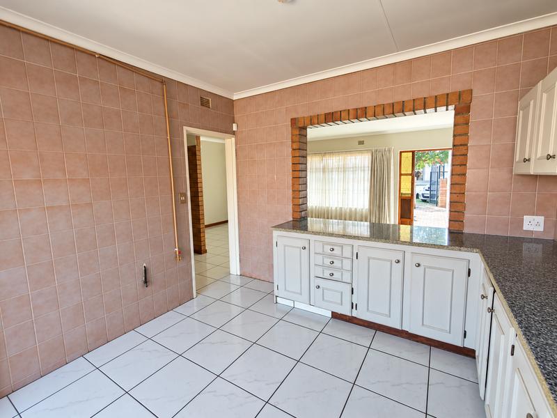 2 Bedroom Property for Sale in Strubenvale Gauteng