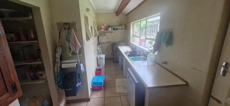 6 Bedroom Property for Sale in Mnandi Gauteng