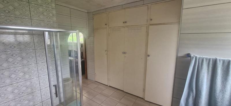 6 Bedroom Property for Sale in Mnandi Gauteng