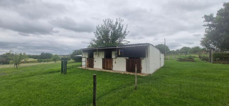 6 Bedroom Property for Sale in Mnandi Gauteng