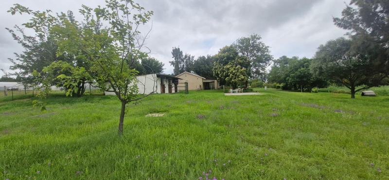 6 Bedroom Property for Sale in Mnandi Gauteng
