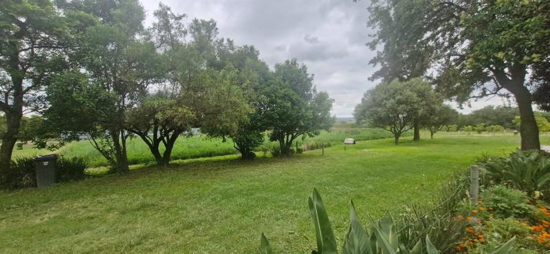 6 Bedroom Property for Sale in Mnandi Gauteng