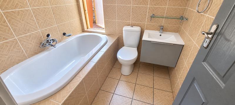 4 Bedroom Property for Sale in Heuwelsig Estate Gauteng