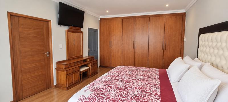 4 Bedroom Property for Sale in Heuwelsig Estate Gauteng