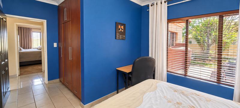 4 Bedroom Property for Sale in Heuwelsig Estate Gauteng