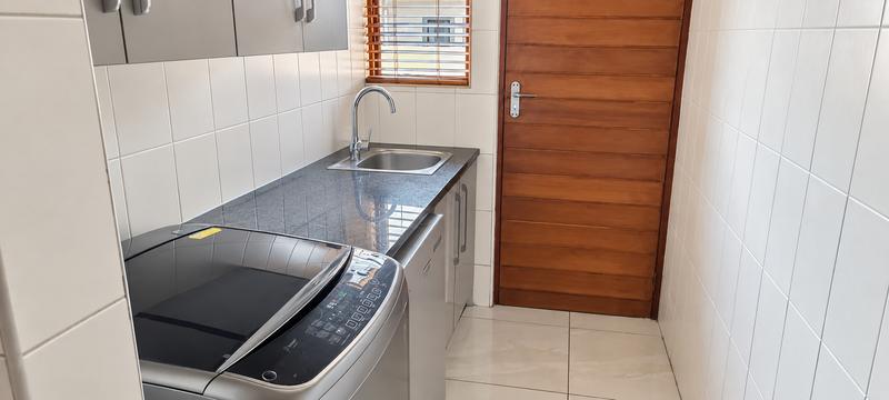 4 Bedroom Property for Sale in Heuwelsig Estate Gauteng