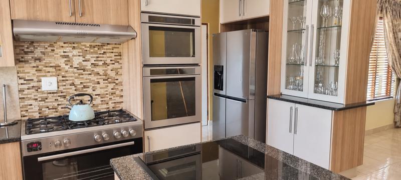 4 Bedroom Property for Sale in Heuwelsig Estate Gauteng