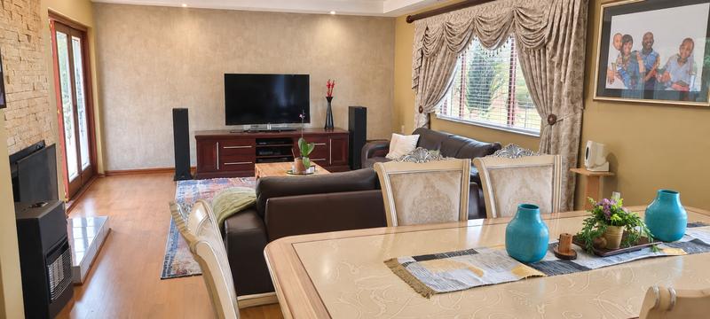 4 Bedroom Property for Sale in Heuwelsig Estate Gauteng