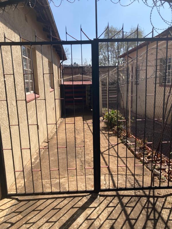4 Bedroom Property for Sale in Bezuidenhout Valley Gauteng