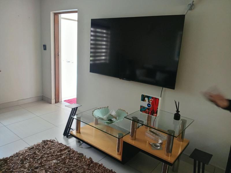 2 Bedroom Property for Sale in Peacehaven Gauteng