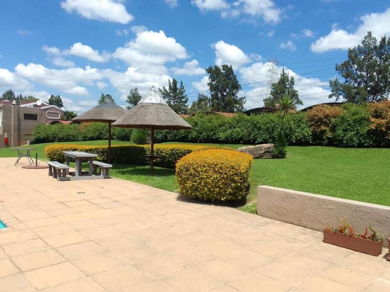 2 Bedroom Property for Sale in Peacehaven Gauteng