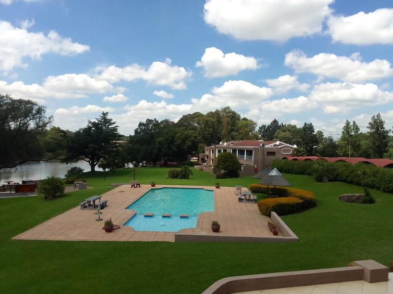 2 Bedroom Property for Sale in Peacehaven Gauteng