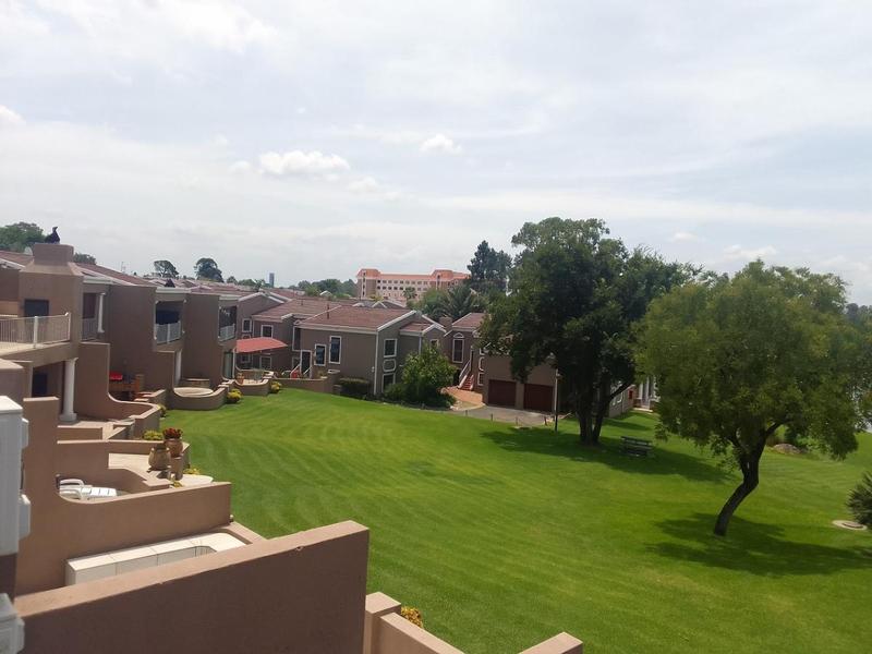 2 Bedroom Property for Sale in Peacehaven Gauteng