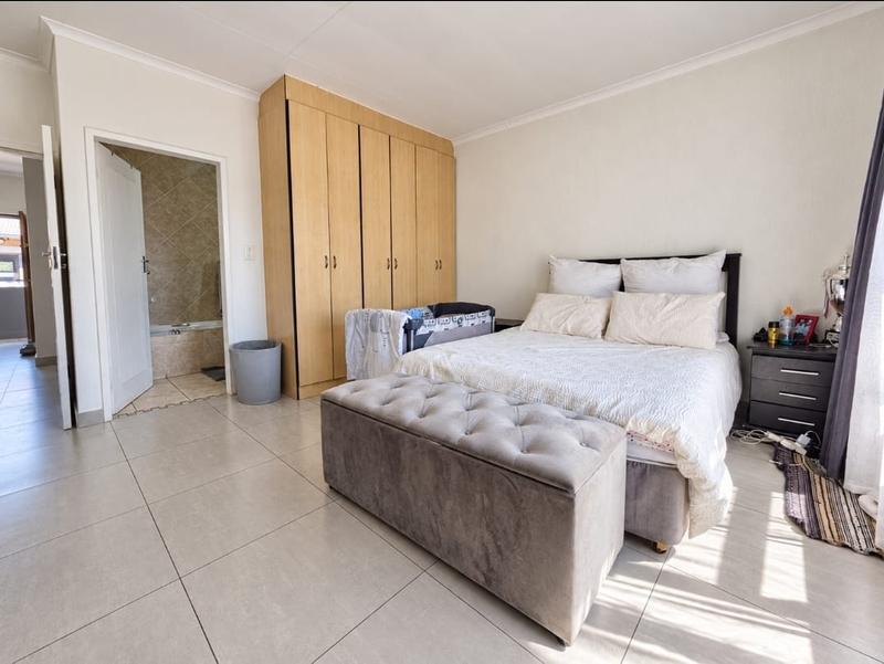 2 Bedroom Property for Sale in Brackenhurst Gauteng